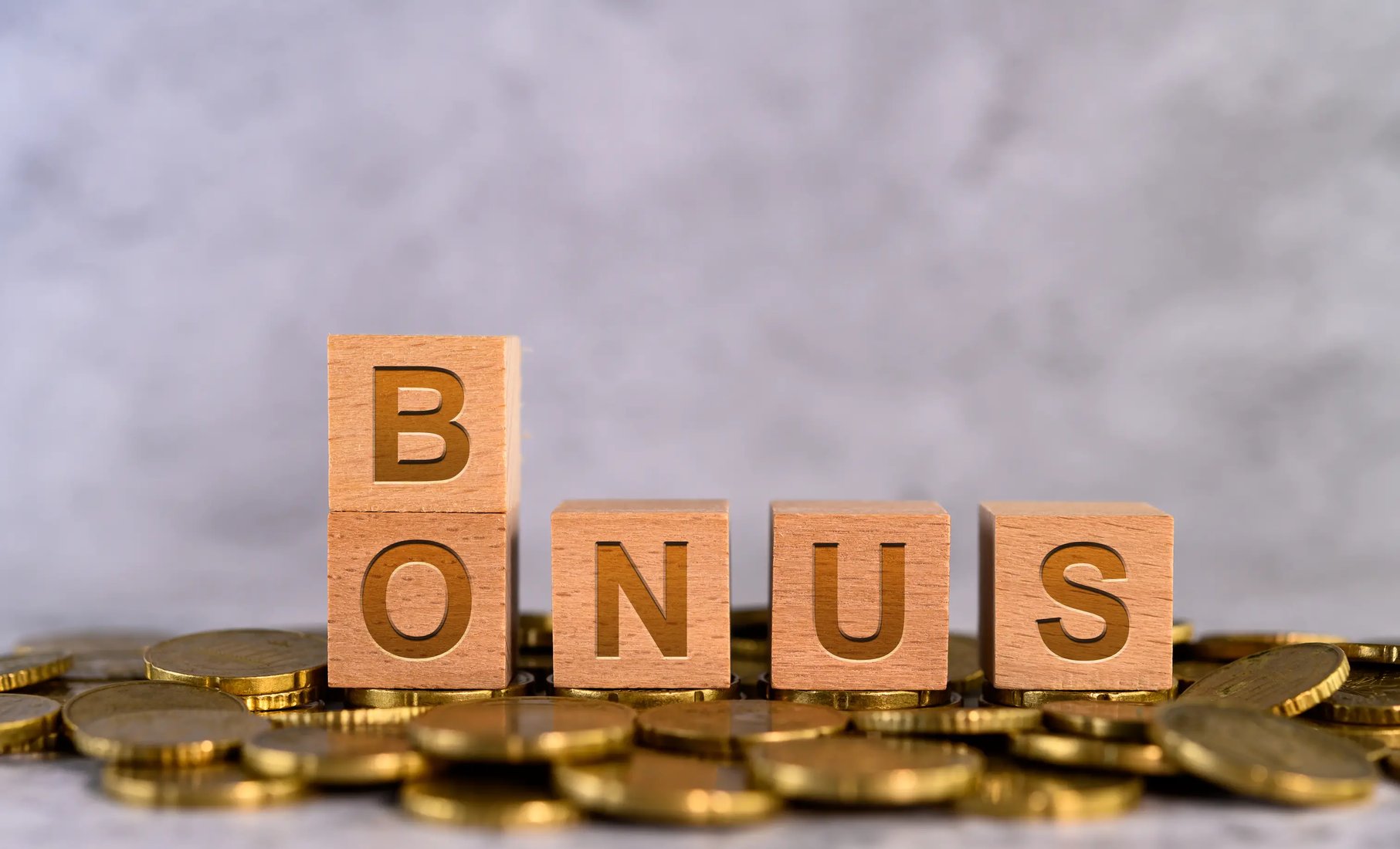 Signing Bonuses Explained Benefits and Strategic Use Shiftbase
